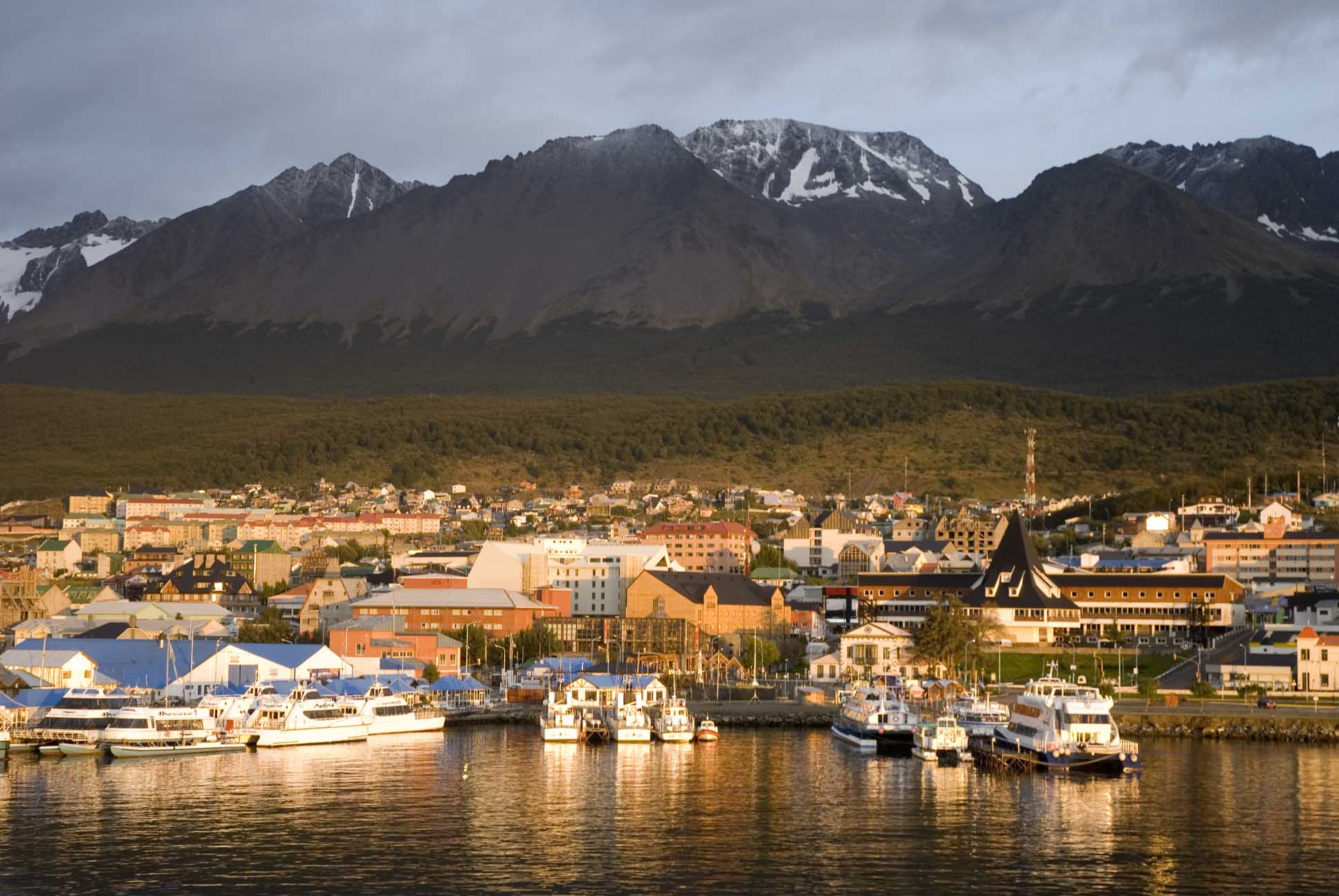 DSC_0003-Ushuaia-dawn2sm.jpg